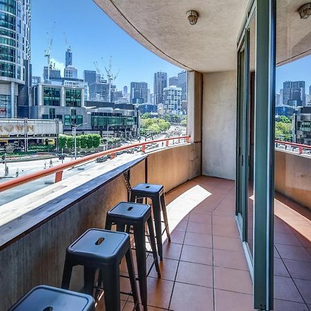 Southbank Tower Apartments Melbourne Exterior photo