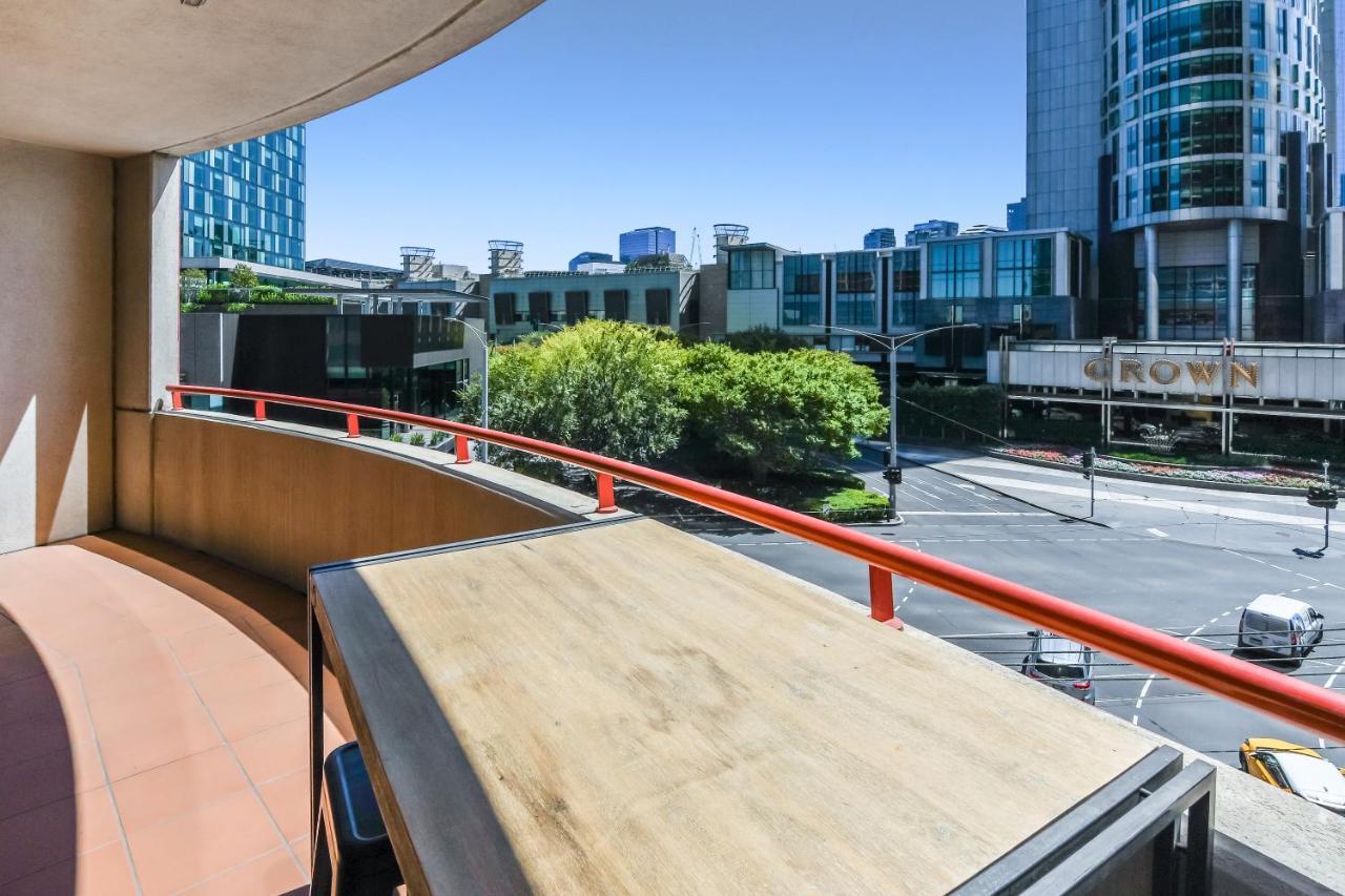 Southbank Tower Apartments Melbourne Exterior photo